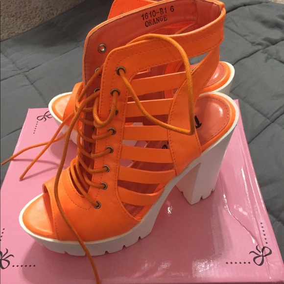 shoes - Picture 4 of 4